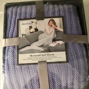 MERMAID TAIL BLANKET